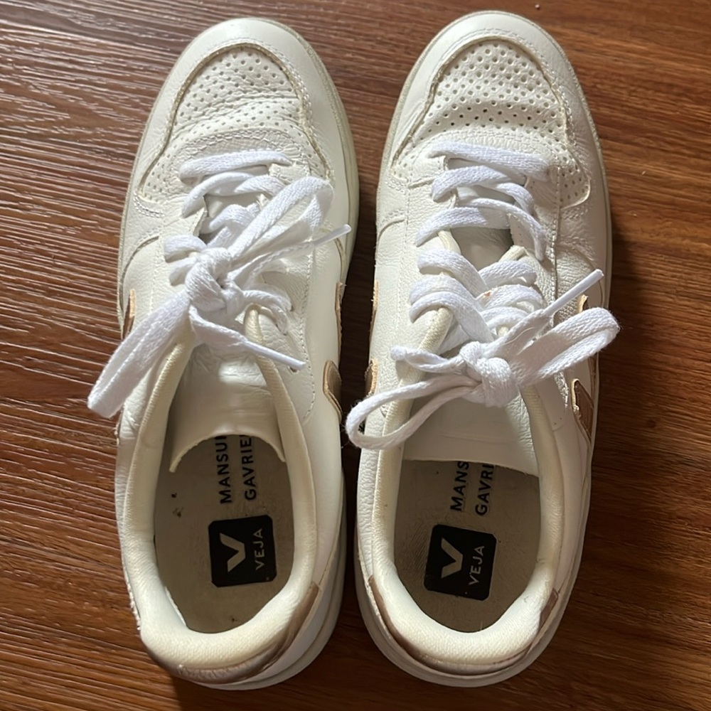 Veja Leather Tennies